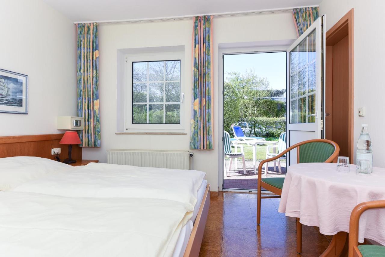 Hotel-Pension Stoertebeker Bensersiel Eksteriør bilde